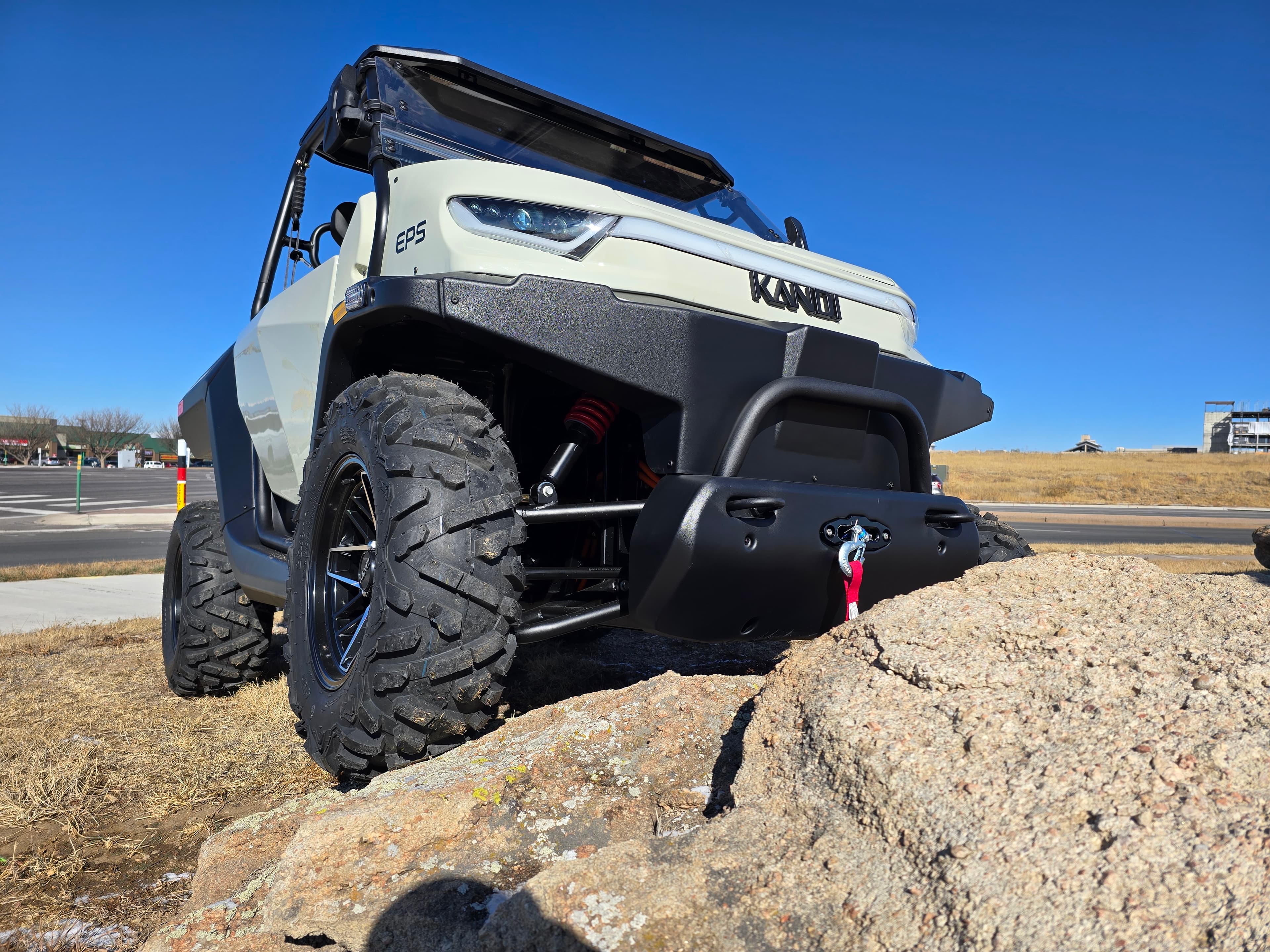Kandi Innovator E10K on the rocks — Wild Rides Carts